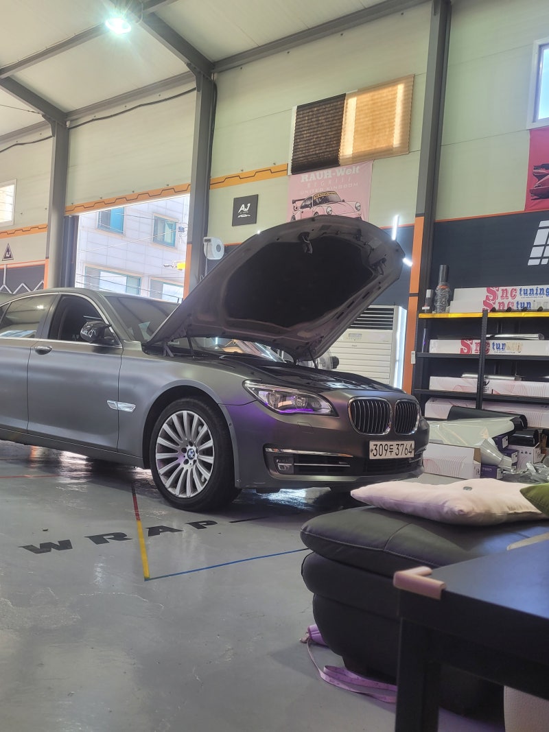 수원랩핑 동탄랩핑 bmw 750d 연한 시멘트 전체랩핑 사정상 최단시간 8시간 전체랩핑 작업기