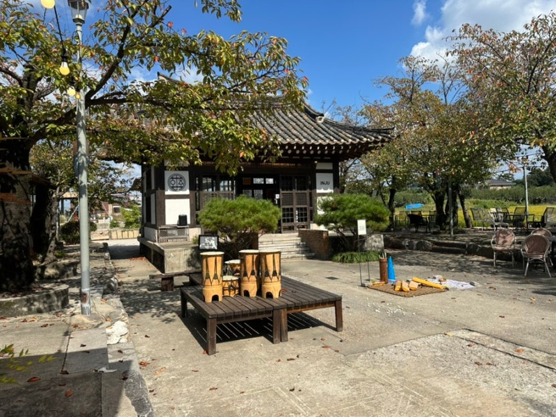 [아산 카페] 천안 아산대형카페 추천, 인주카페 한옥점 운치 있는 한옥과 맛있는 베이커리 완....