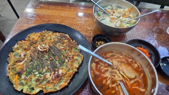 [수제비집] 고성 맛집 장칼제비 해물파전 따뜻한 한 끼!