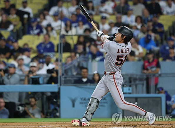 MLB 10홈런 10도루 기록한 이정후 하지만 아쉬운 타격감 끌어올려야 하는 이유