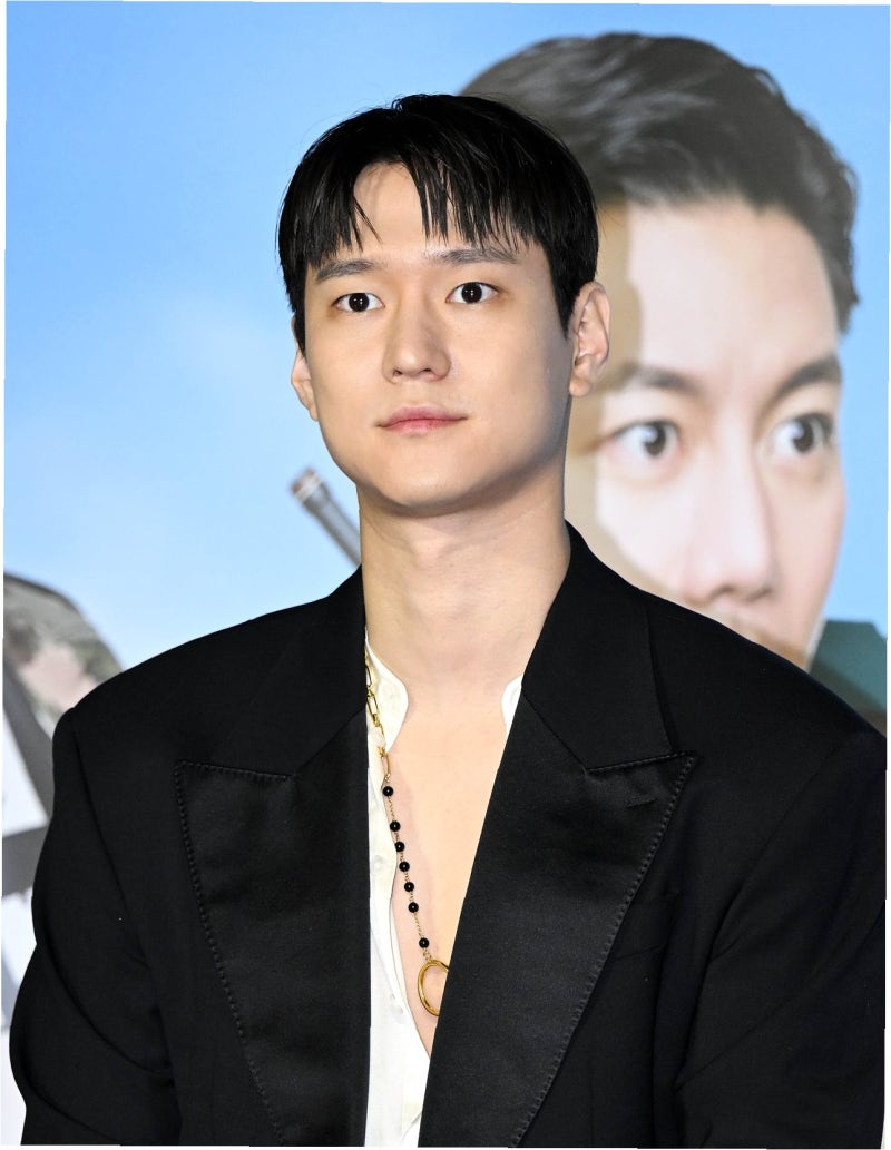 고경표, '입금 전' 논란에 날렵해진 턱선 공개…극과 극 비주얼 화제