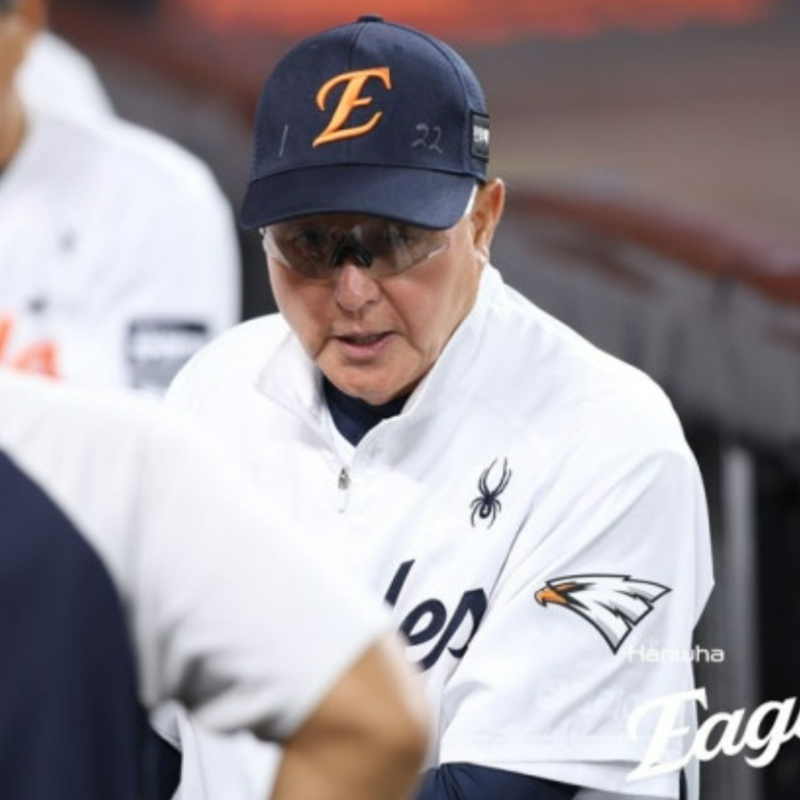 김경문 이게 맞나! 6연패 한화, 안 아픈 페라자 이틀 연속 벤치…9회 2사 1,2루에도 대타는 없....