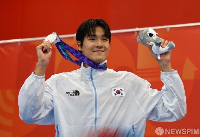 김영범 수영 아시안게임 은메달 100m 자유형 기록 나이 키 프로필 황선우 동반 메달