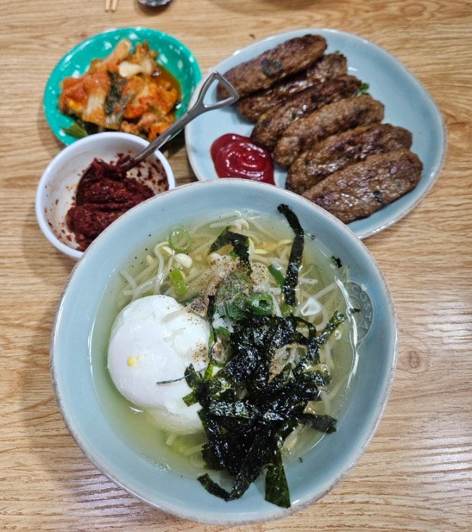콩나물 한 봉지로 두 가지 해장국 만들기. 초간단 황태 해장국 콩나물국밥....