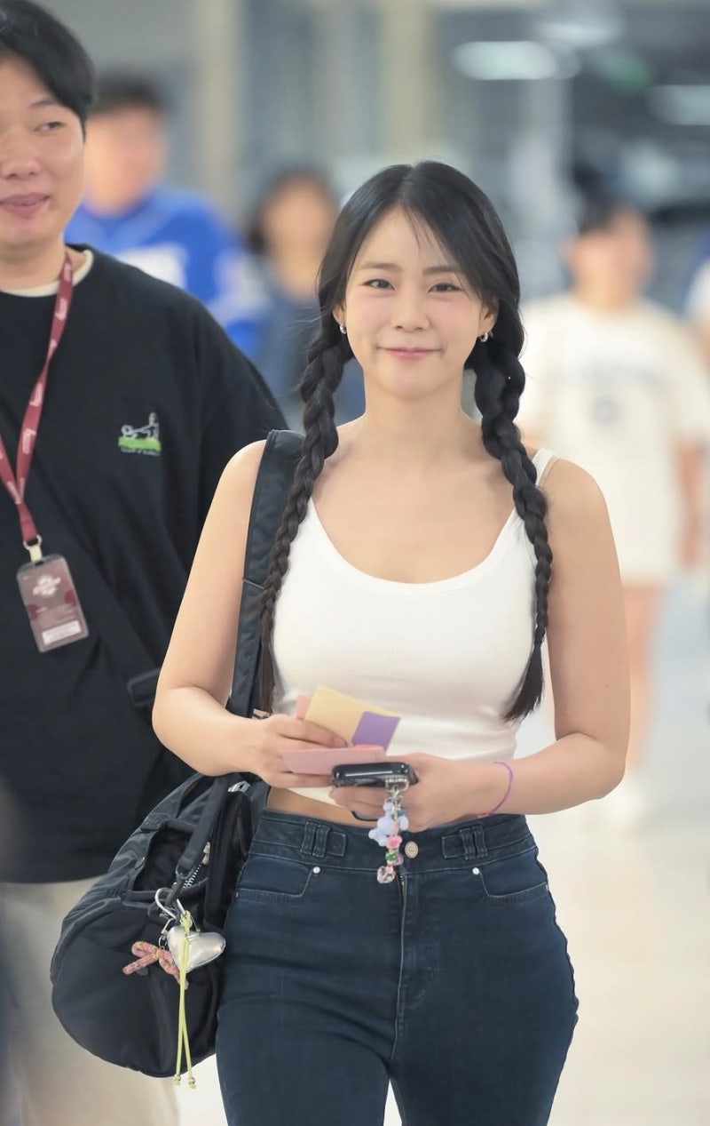 “허리 짚고 목은 꼿꼿하게”…카라 한승연, 디스크 악화에도 끝까지 무대 선 이유