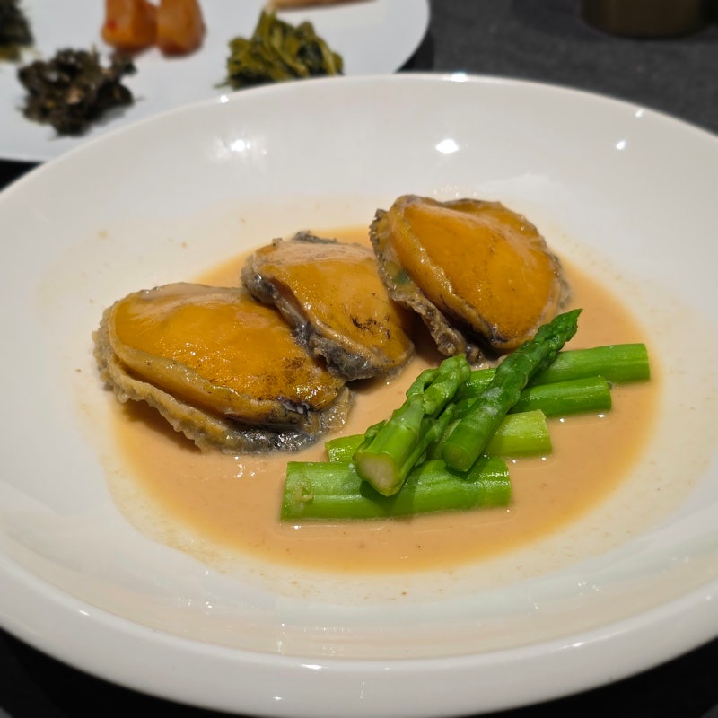 'Black and White Chef' Kim Do-yoon's Myunseoul | Michelin Restaurant Dosan Park Seoul Ori Review