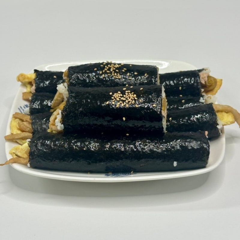단무지 없이 묵은지참치김밥, 아이들은 어묵김밥으로 저녁 해결