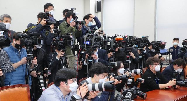 ⚔️ “복수할 테면 해보라”…한동훈 긴급 기자회견, 기밀 유출 공방까지 번진 이유