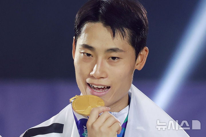 테크볼 이준석 선수 프로필 대기업 직장인 국가대표 아시안게임 금메달 어머니 축구선수