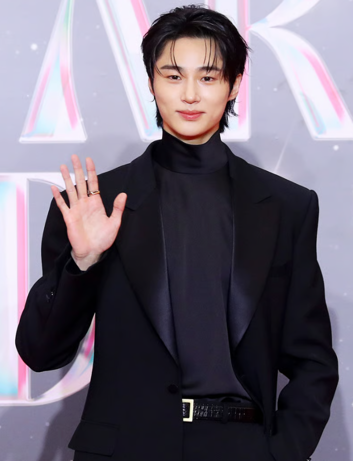 변우석 사생활 침해 논란, 소속사 법적대응 예고 (매니저 자택까지 찾아온 사생팬)