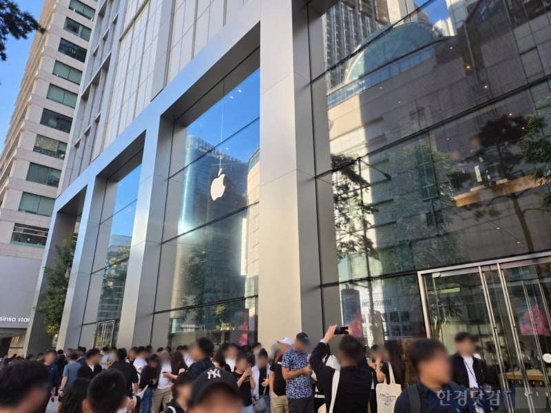 아이폰 18 프로(iPhone 18 Pro) 출시 첫날 | 홍대 4명·명동 300명, 오픈런은 왜 사라졌을까 (2026년 9....