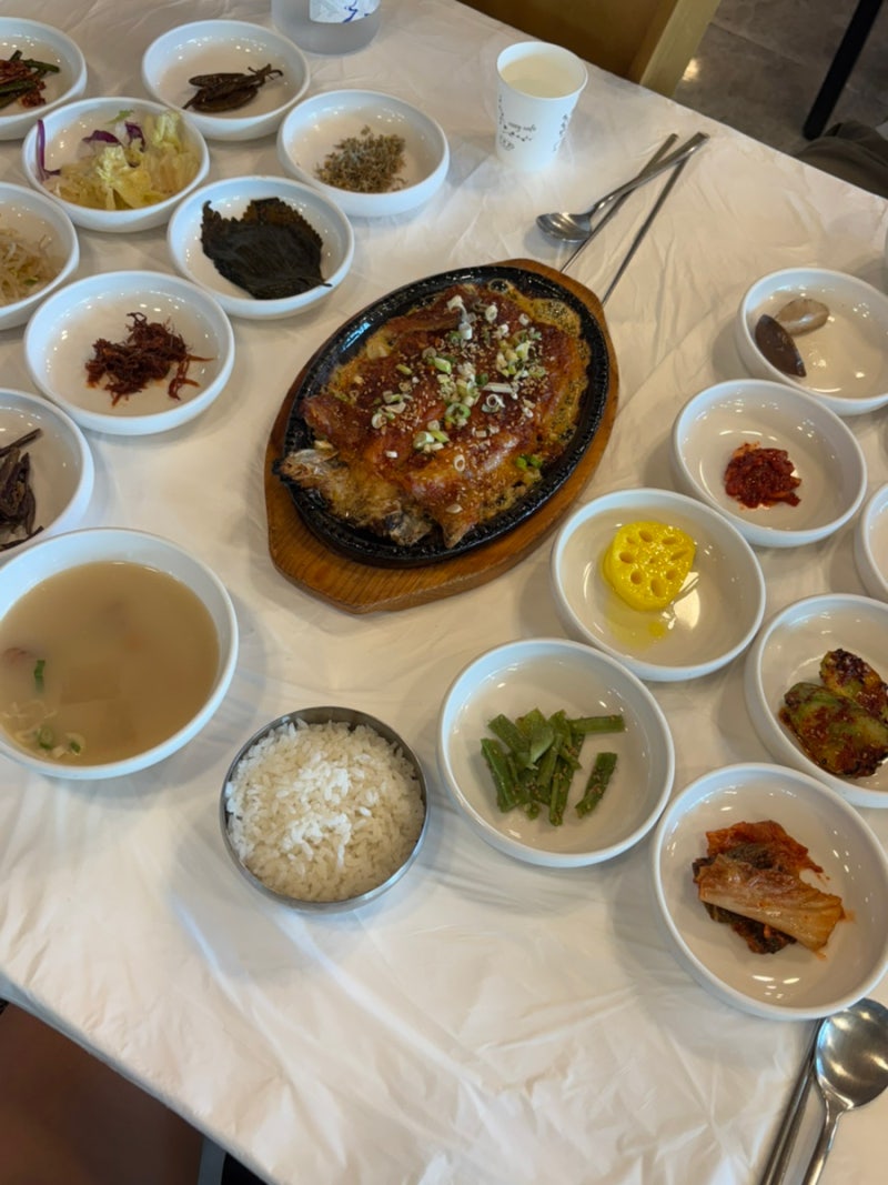 속초맛집 왕가수라청 황태구이정식 반찬 20가지, 진한 황태해장국 찐맛집