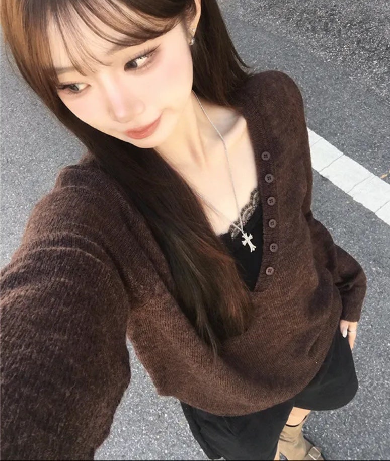 어바웃영 가을 니트 추천｜울 딥 브이넥 루즈핏 니트부터 모헤어 레이어드 긴팔티 위시리스....