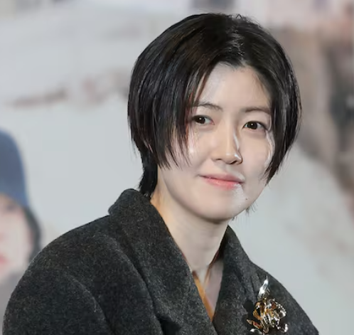 ‘써니’ 심은경 맞아? ‘암살자(들)’에서 완전히 달라진 모습으로 돌아온 배우