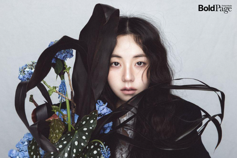 “두 사진 사이 14년” 34세 안소희, 같은 화보 다시 찍자 놀란 이유