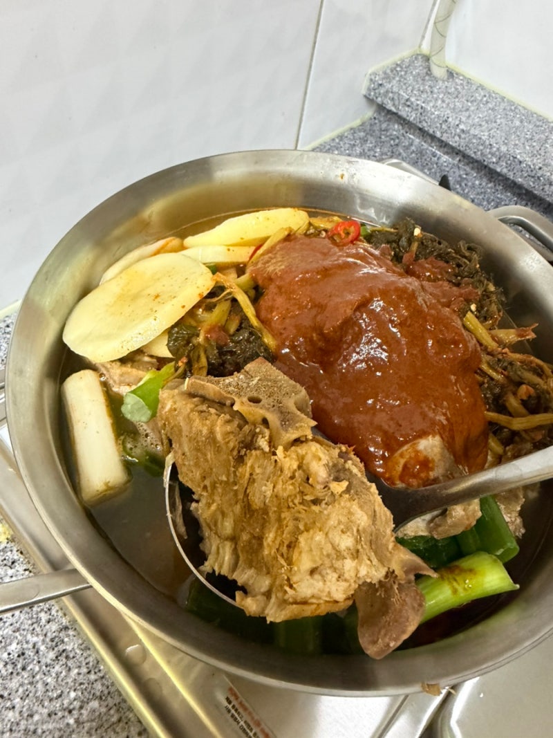 코스트코 델리 감자탕, 기대 안 했는데 의외로 괜찮네