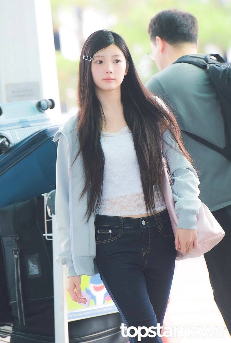 공항 사복 금지당한 거야? 원희, 예전과 지금 패션 비교해보니...