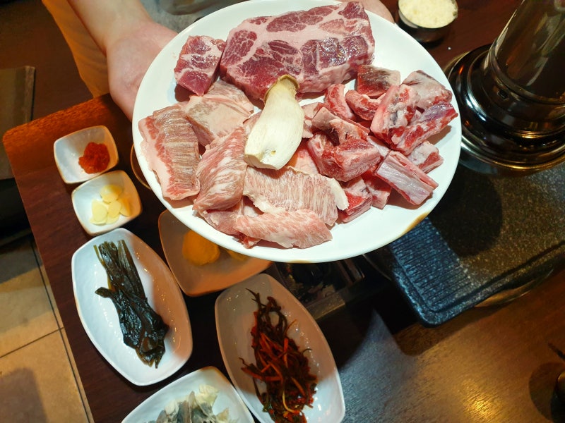 신당역 고기집 이베리코흑돼지 신당역점 | 직장인 추천 가성비 메뉴 & 고기 부위별 솔직 후기