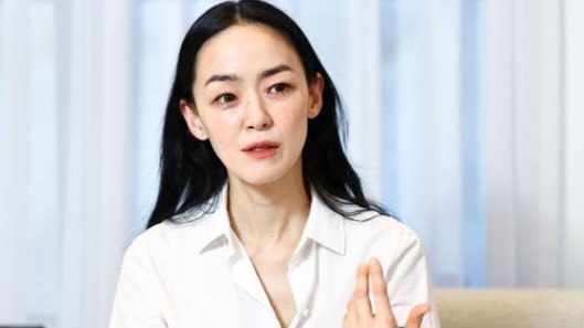 「韓國搖滾獨一無二的領軍人物」金倫我，歌頌深沉敘事與生命力的創作歌手