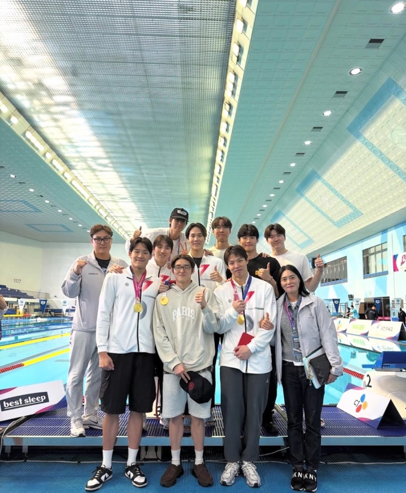 김영범, 자유형 남자 50m 대회신기록으로 금메달 출처 더쿠넷 사진 출처 김영범 선수님 인스....
