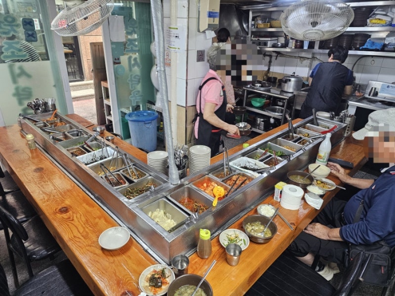 [맛집추천] 통영 서호시장 맛집 원조시락국｜7천원 시락국밥과 푸짐한 셀프 반찬| 현지인 맛....