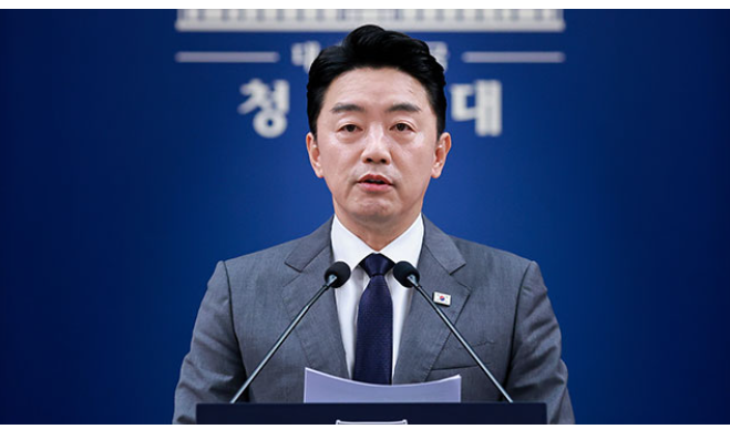 [속보] 강훈식 대통령 비서실장 사의 표명, 청와대 공식 발표