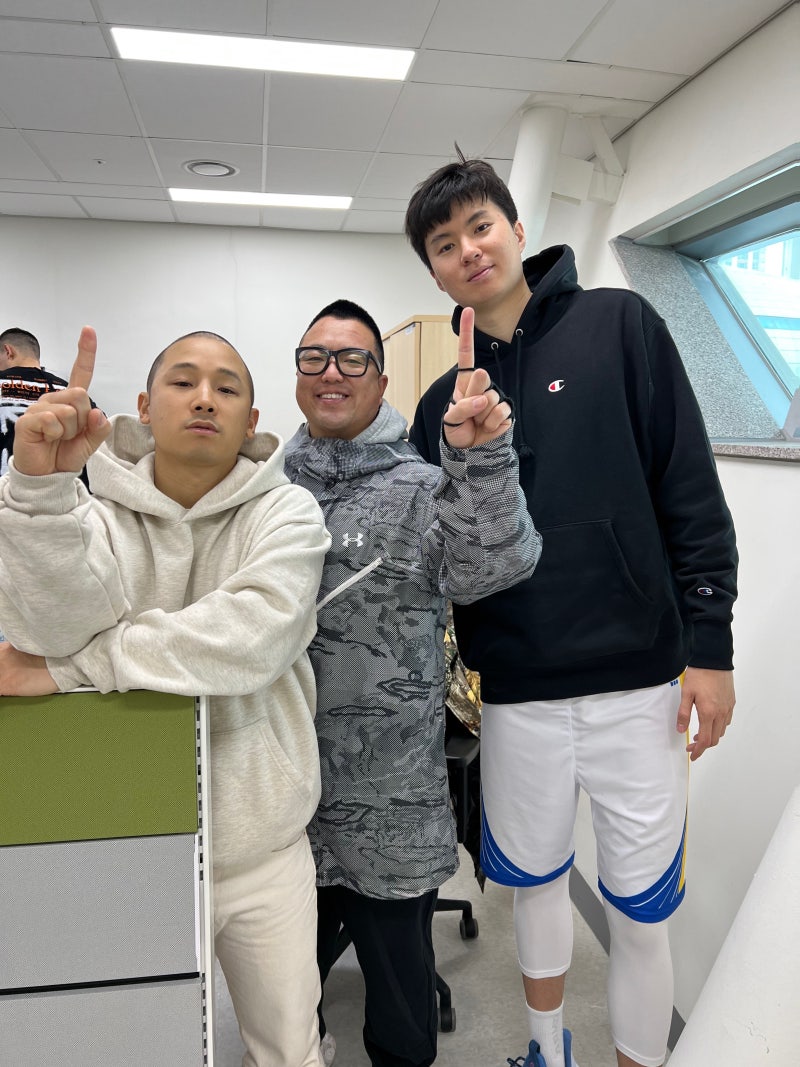 이현중은 아시아 정상으로…쇼리·이형주 교수와 함께했던 ‘No.1’의 특별한 의미 - 쇼리는 ....