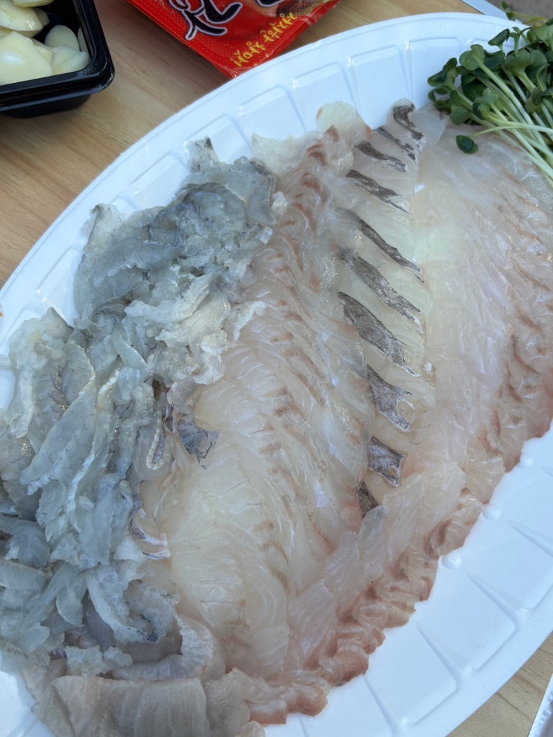 [강원 강릉] 강릉중앙시장횟집 추천 신선한 활어회부터 해산물까지 다양하게 즐기는 유성상....