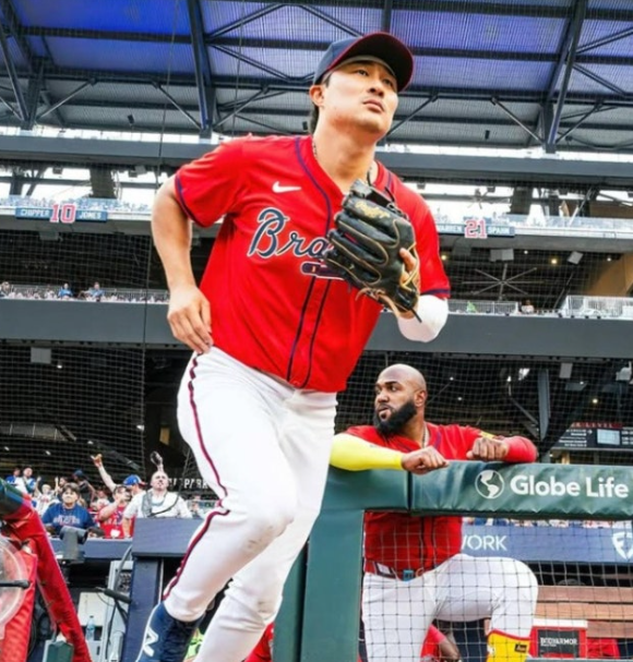 [MLB] "이대로면 가을야구 못 간다" 3경기 만에 선발 복귀한 김하성, 팬들 한숨 터진 배경은?