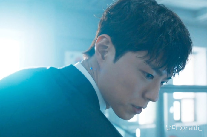 "복싱 금메달리스트가 도핑 누명?" 경찰이 된 박보검의 사연