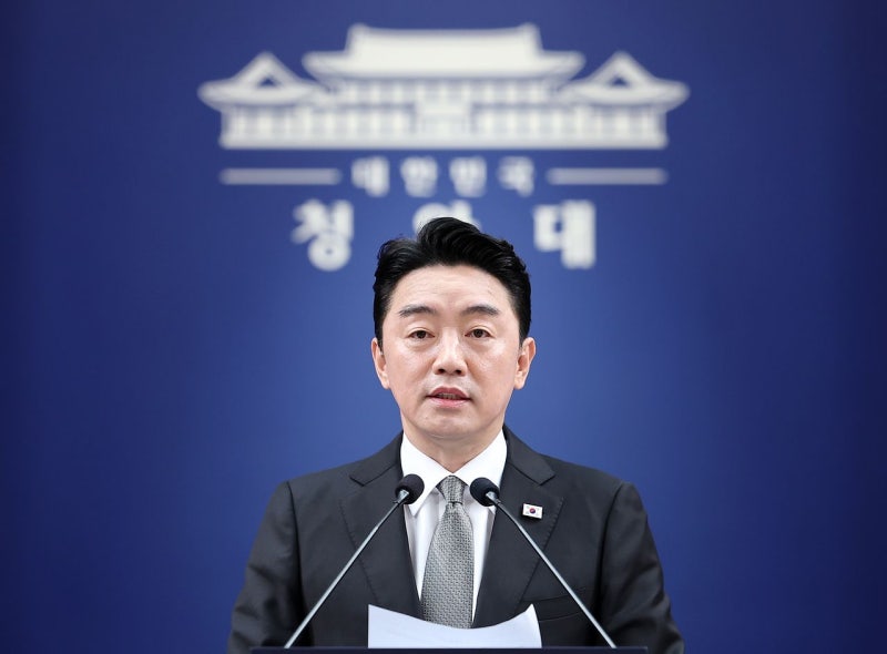 강훈식 대통령 비서실장 프로필 고향 학교 이력 사의표명 사표 사직서 배경 이유 인사 논란