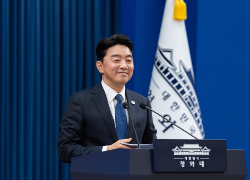 이재명 대통령에게 사의 표명한 강훈식 비서실장…갑작스러운 결정