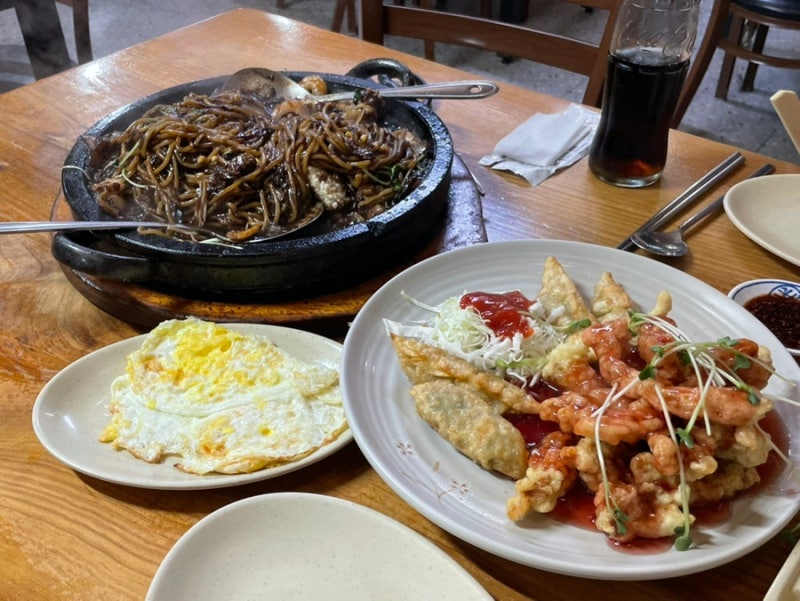 청주 내덕동 전국 최초 돌짜장 청주대 맛집 "금용 청주본점" 솔직 후기 (feat. 돌짜장, 비트탕....