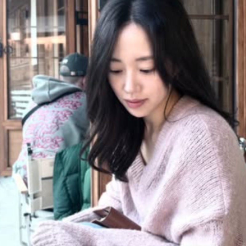 스캔들 은실이, 마스크걸에도 나왔다고?... 작품 밖에서는 더 세련된 신예 여배우의 일상룩