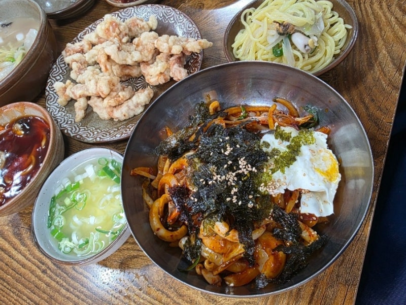 昌原城山區百年古早味海鮮麵：ILLIT Wonhee 曾造訪的美食餐廳