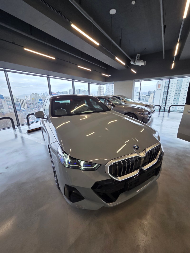 BMW 530E 플러그인 하이브리드를 소개합니다ㅣ김진희 SC (BMW 금천)
