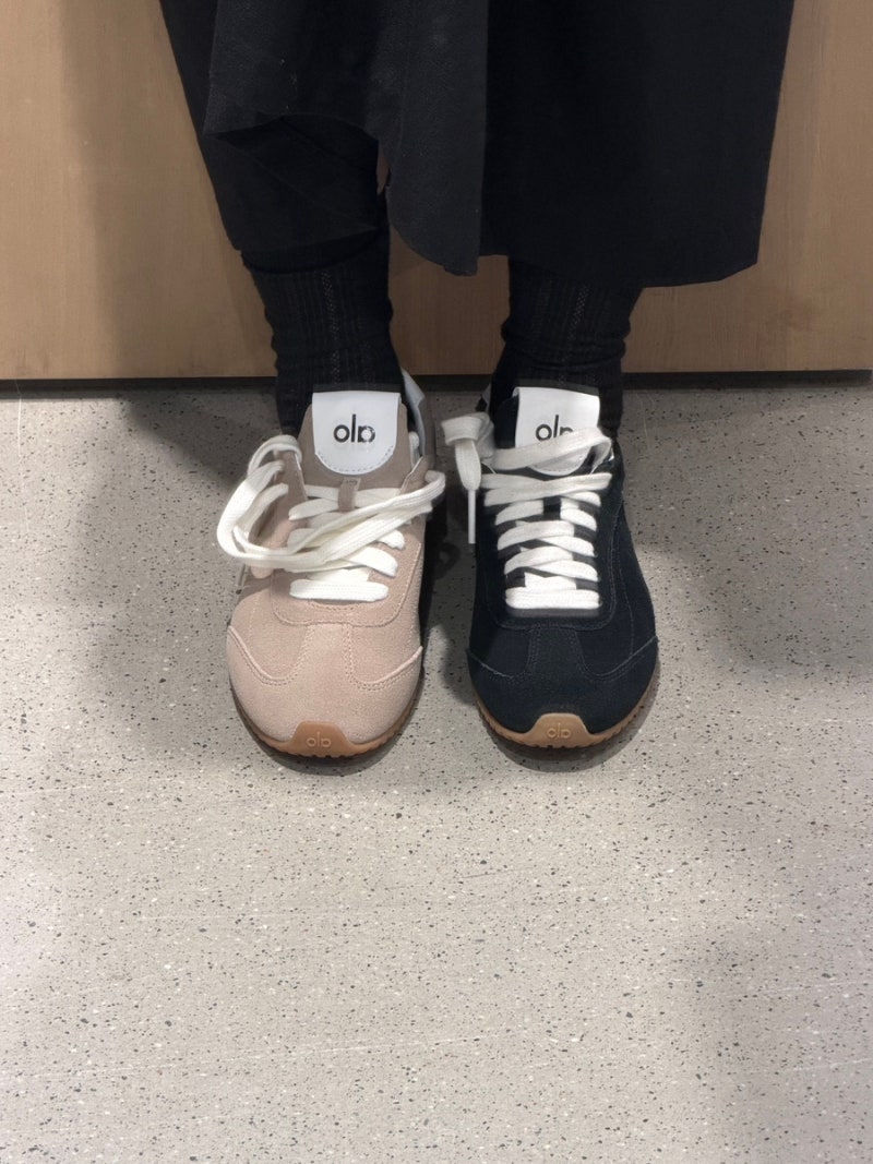 알로 요가 한남 매장 스니커즈 착용 후기 alo 신발 운동화 사이즈