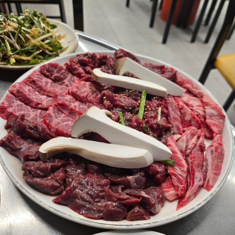 마장동 고기집 추천 전봇대집 한우 육우 소고기 모듬