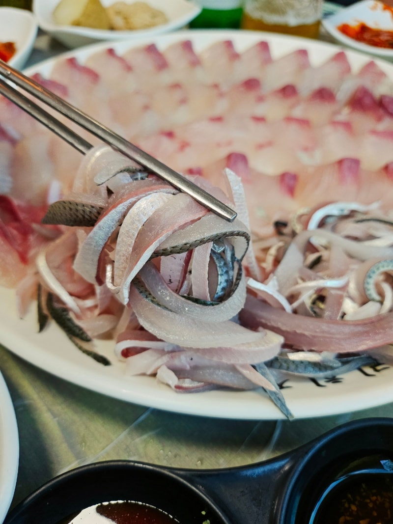 부산회센터맛집 전어회 물방어 맛집 자갈치시장 창녕상회