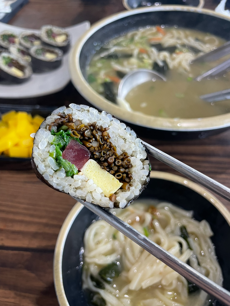 부산근교 가덕도 천성항 칼국수 맛집 배말칼국수김밥 방문 후기