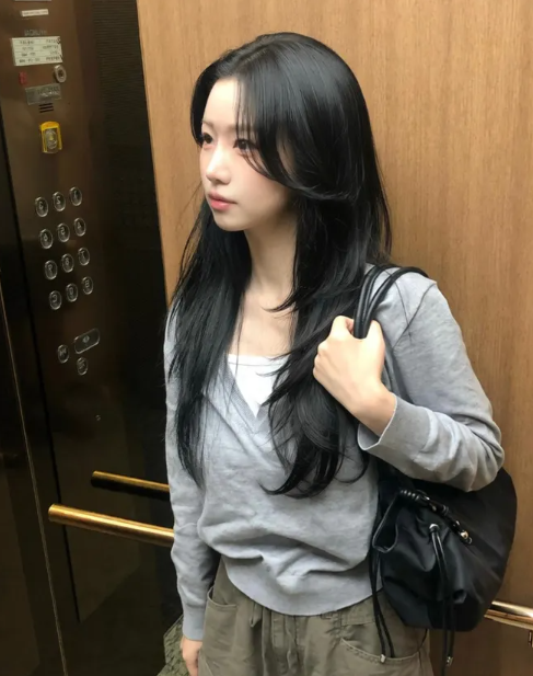 요즘 예쁜 언니들이 입는 딥브이넥｜가을 레이어드 니트 위시리스트