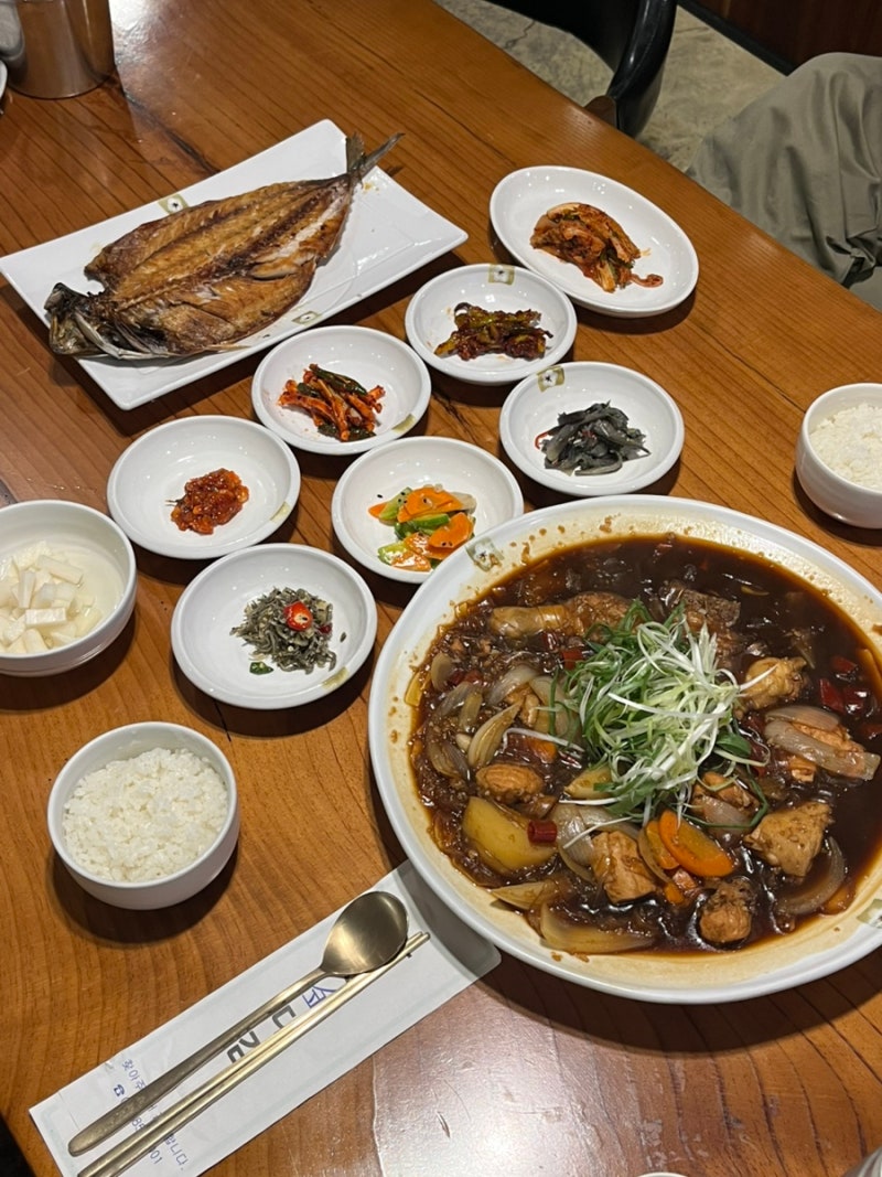 안동 월영교 근처 뷰 좋은 찜닭 고등어구이 맛집 식당 안동김대감