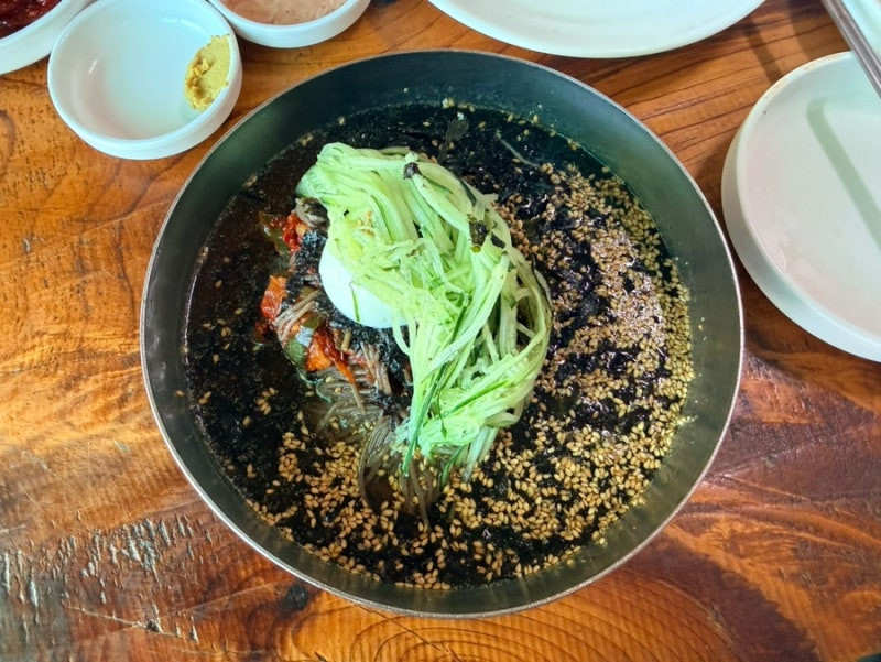 [양양 맛집] 양양 막국수 현지인 찐맛집 '입암메밀타운' :: 반려견 전용 방 완비! 쫄깃 수육 & ....