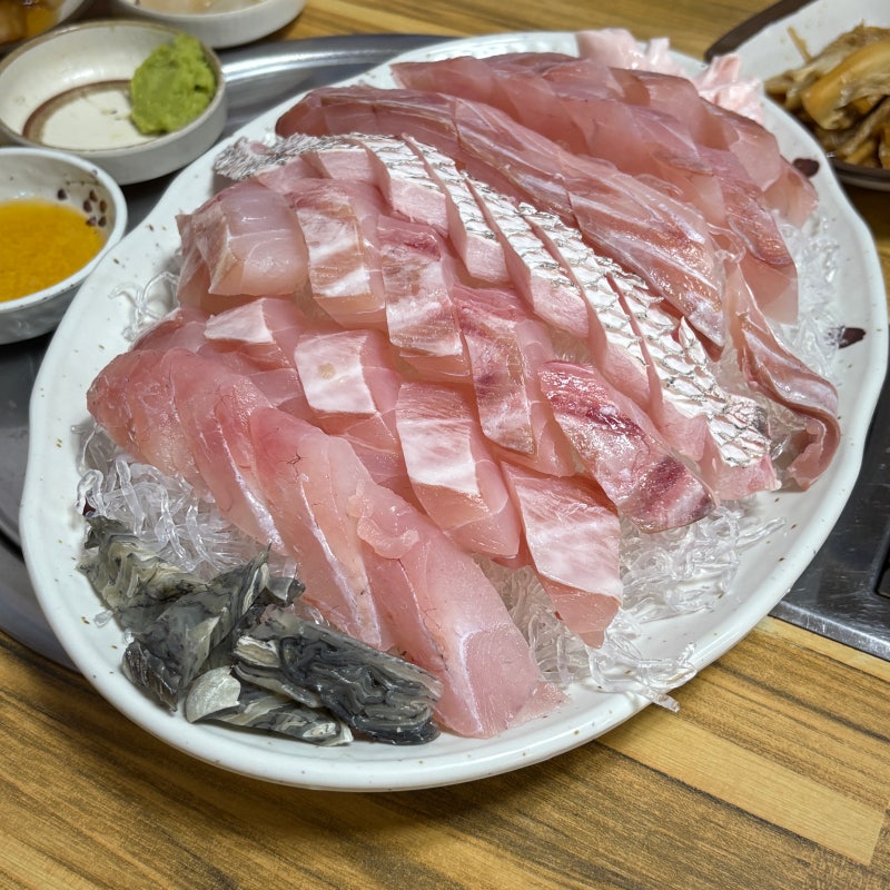 인천 신포국제시장 민어회 맛집 화선횟집