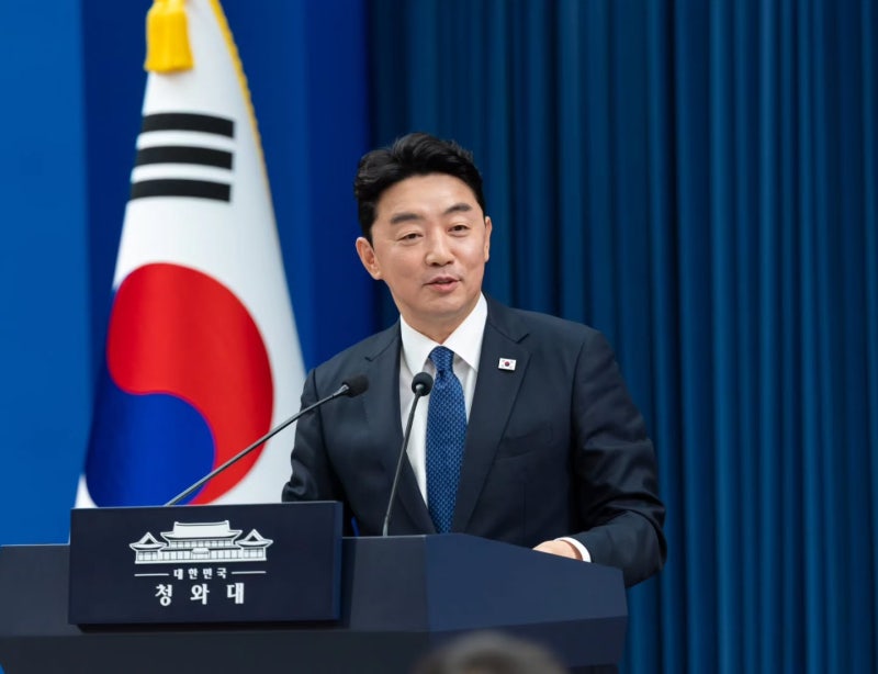 강훈식 비서실장 사의표명 예견된 수순인가