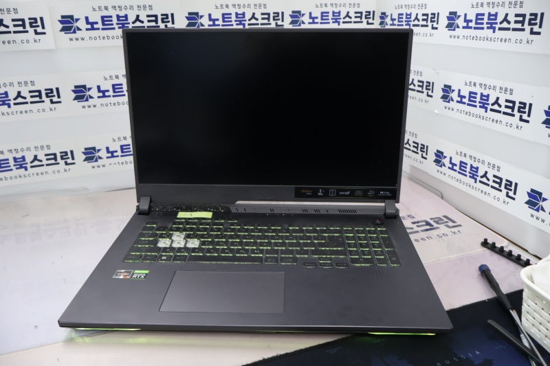 아수스 ASUS G713R 노트북액정수리, 화면이 안 나올 때 액정과 메인보드 점검이 필요한 이유