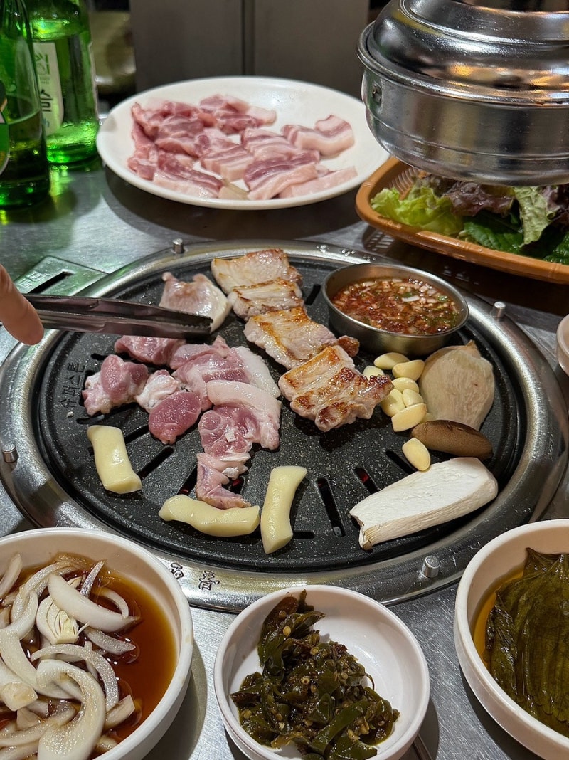 [대구 달서구 맛집] 돈우몰이 왕소금구이ㅣ요즘 핫한 달서시장 야장 생삼겹살 뒷고기 후기