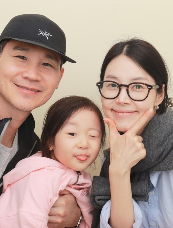 한지혜 남편 딸과 캐나다 밴쿠버 여행... 과거 우울증 고백 후 전한 가족 일상