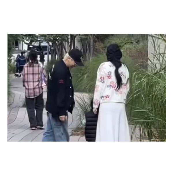 "커뮤에서 난리"… 태양❤민효린 최근 근황 포착 패션스타일