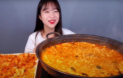 유튜브 먹방 규제, 쯔양·히밥도 영향받나…폭식 영상 수익 창출 중단 기준